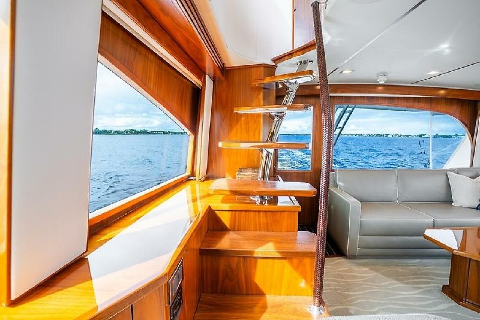 2019 Viking 68 Enclosed Bridge — photo 39