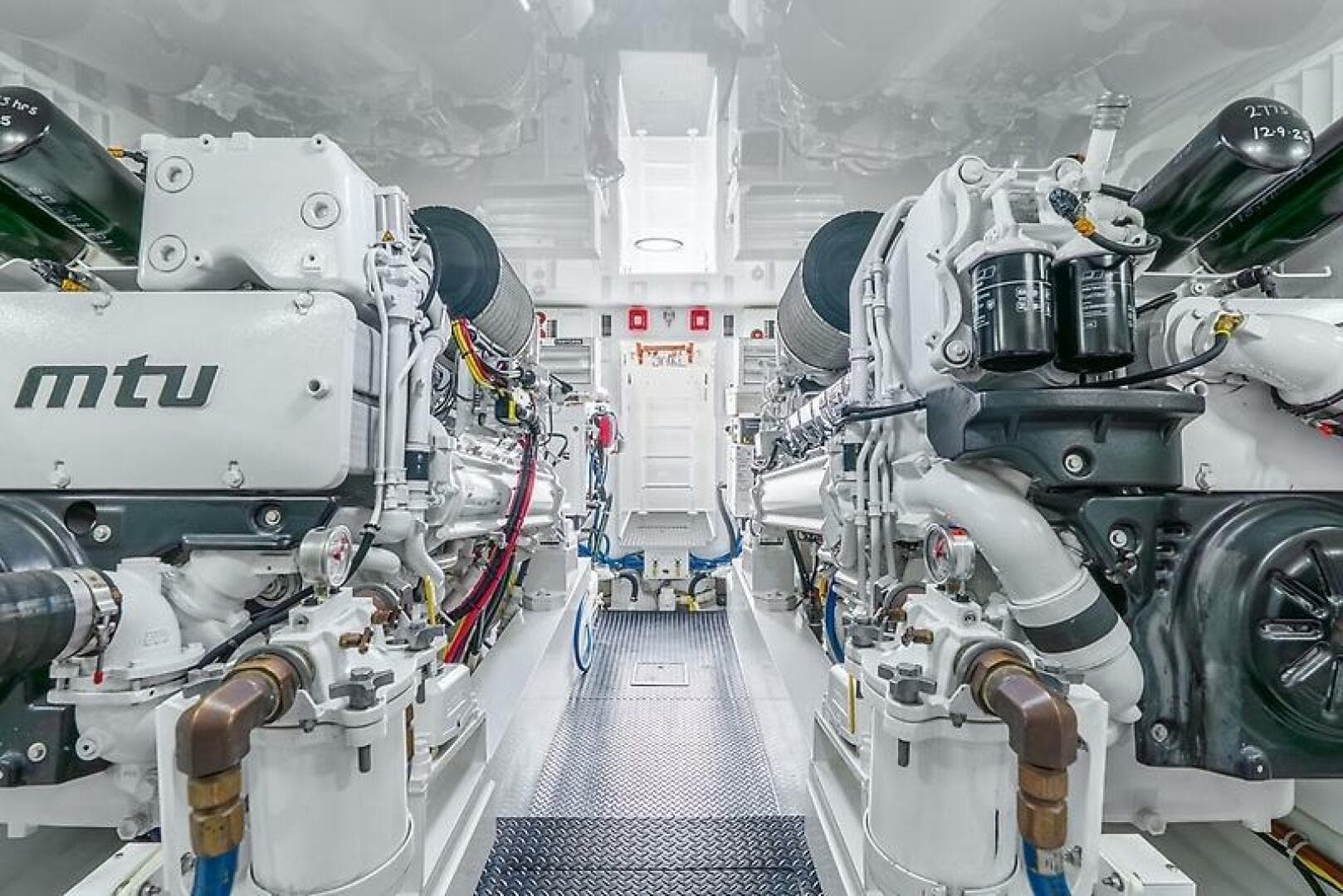 2019 Viking 68 Enclosed Bridge — photo 19