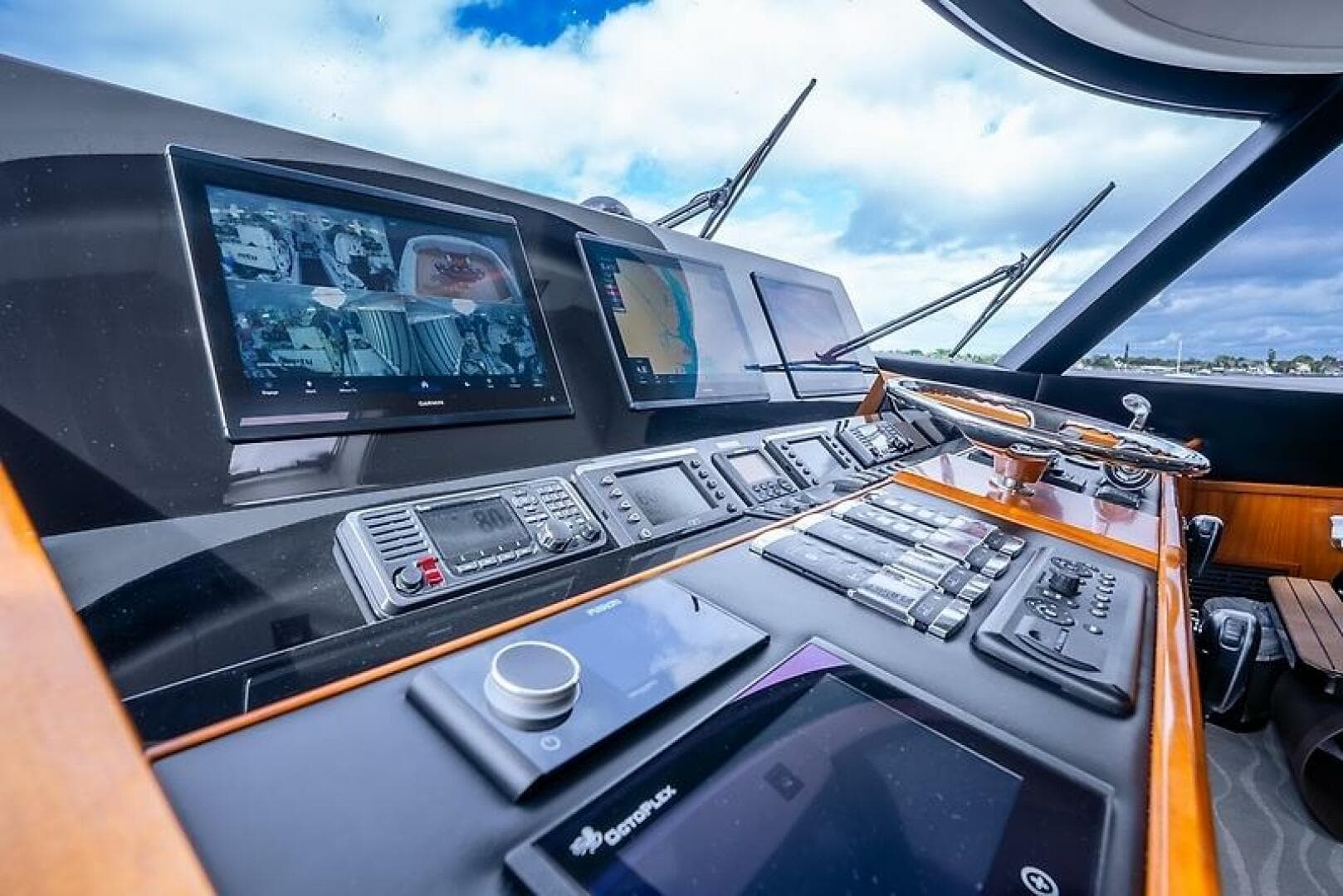 2019 Viking 68 Enclosed Bridge — photo 59