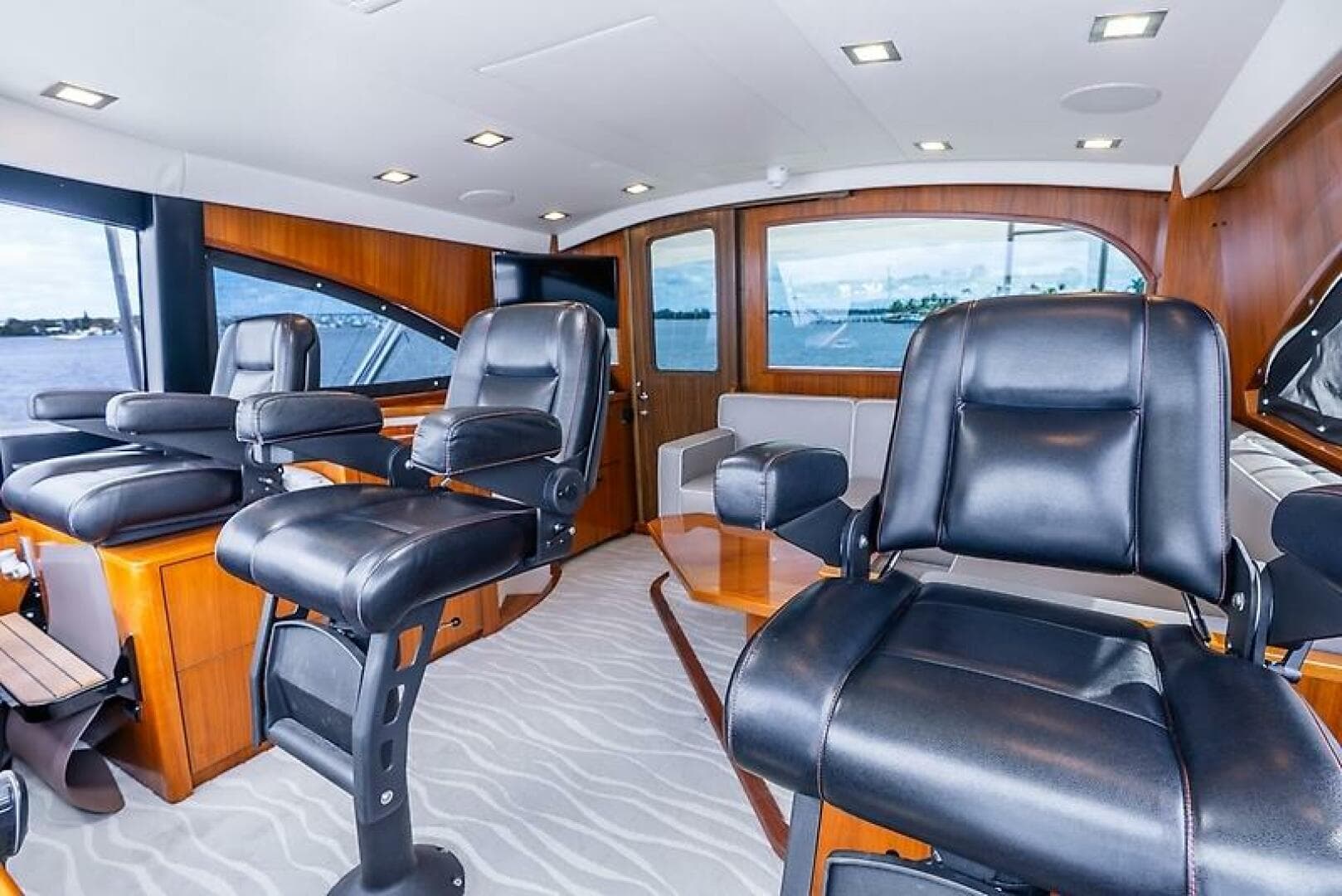 2019 Viking 68 Enclosed Bridge — photo 60