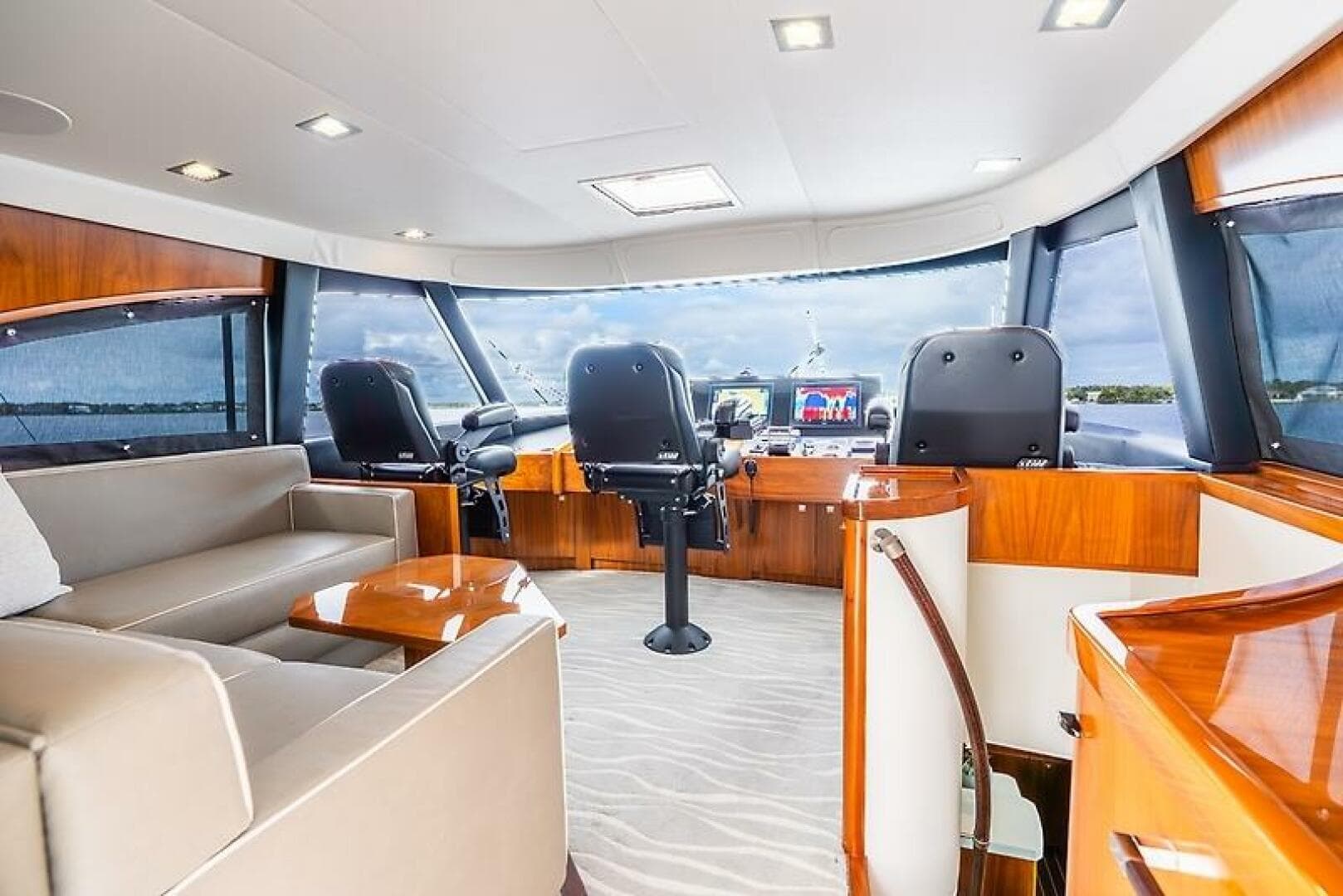 2019 Viking 68 Enclosed Bridge — photo 62