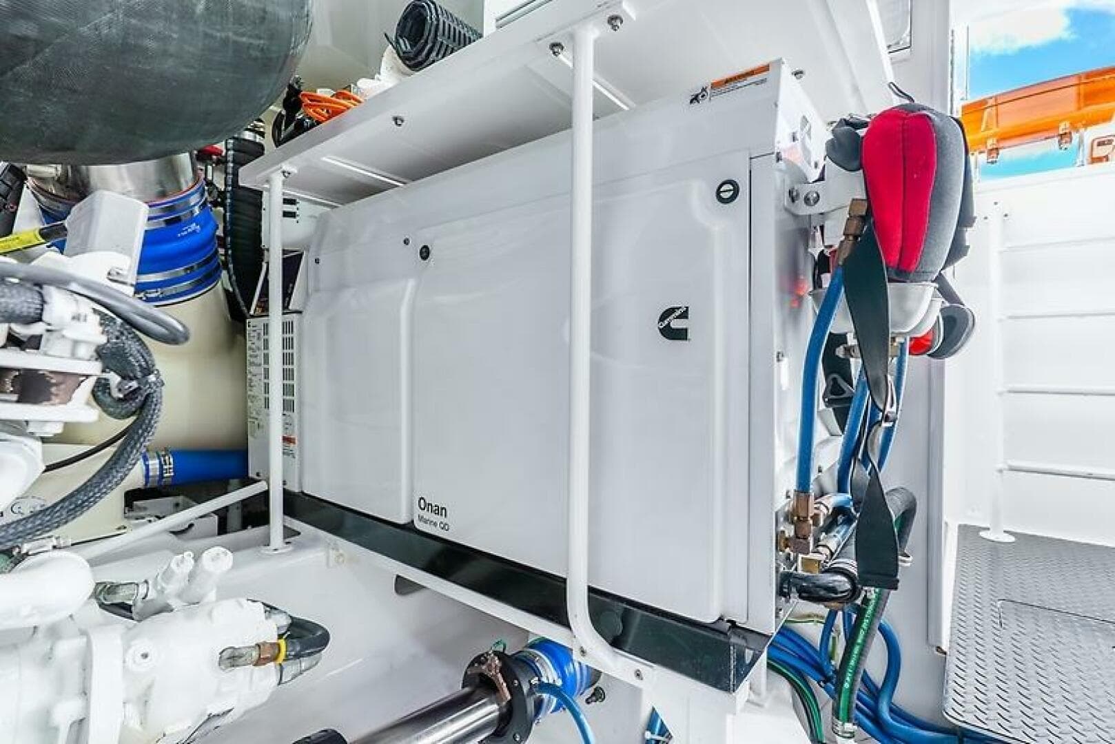 2019 Viking 68 Enclosed Bridge — photo 27