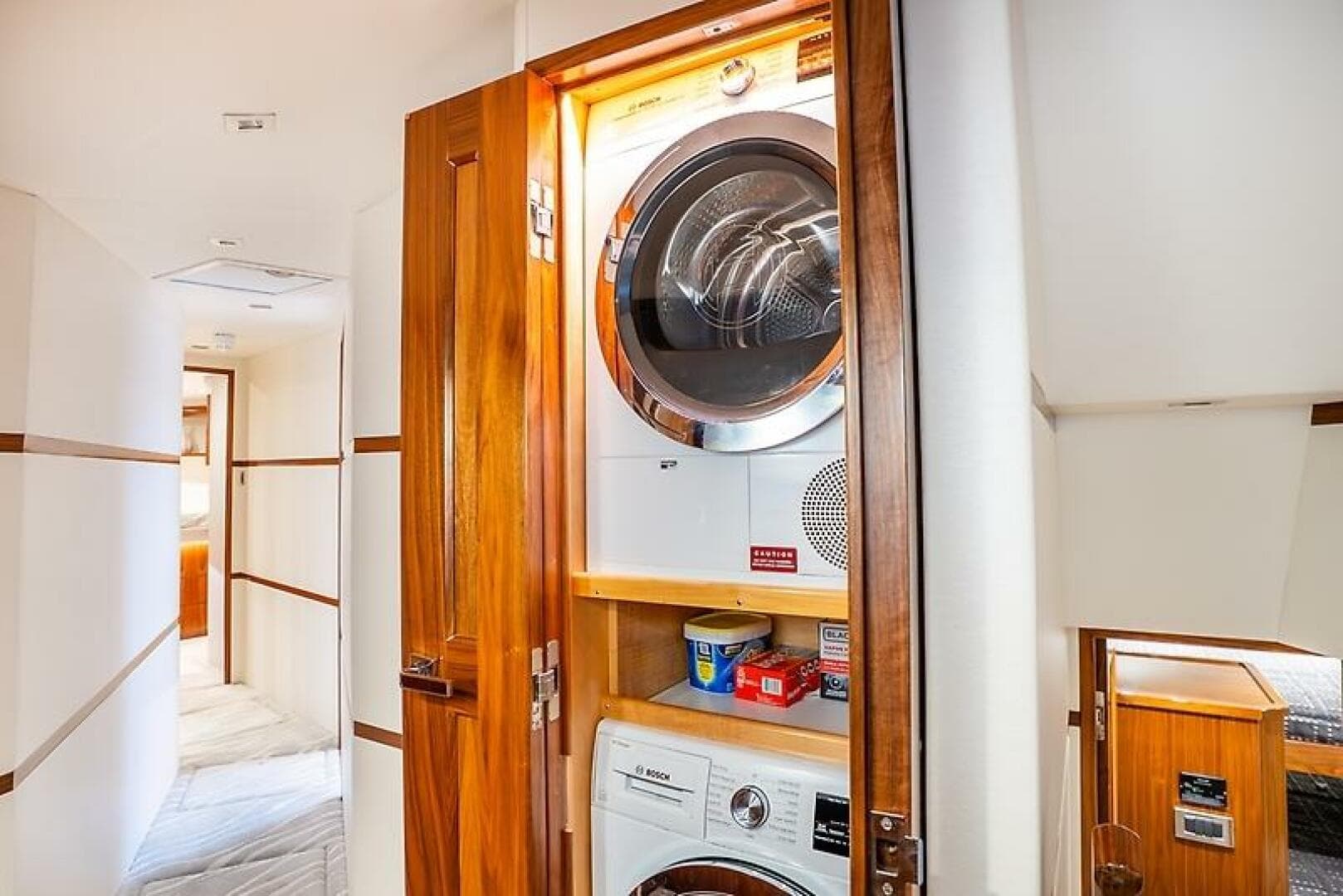 2019 Viking 68 Enclosed Bridge — photo 49