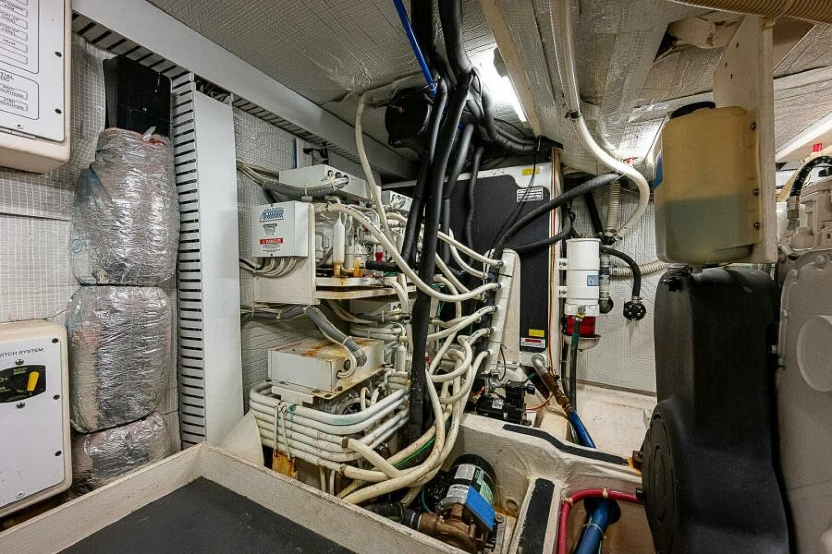 2012 Sabre 48 Salon Express — photo 76