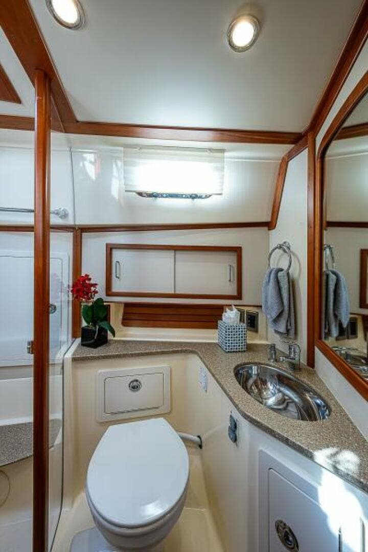 2012 Sabre 48 Salon Express — photo 45