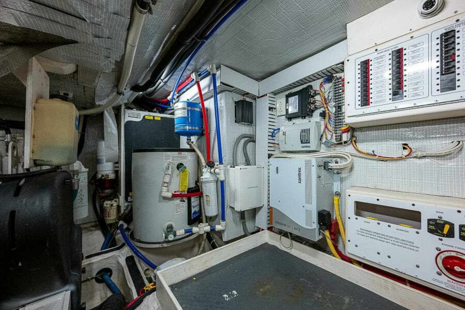 2012 Sabre 48 Salon Express — photo 77