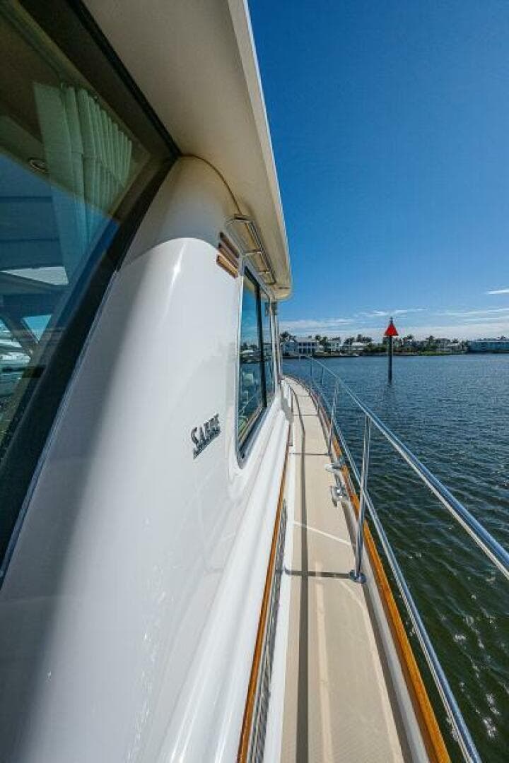 2012 Sabre 48 Salon Express — photo 12