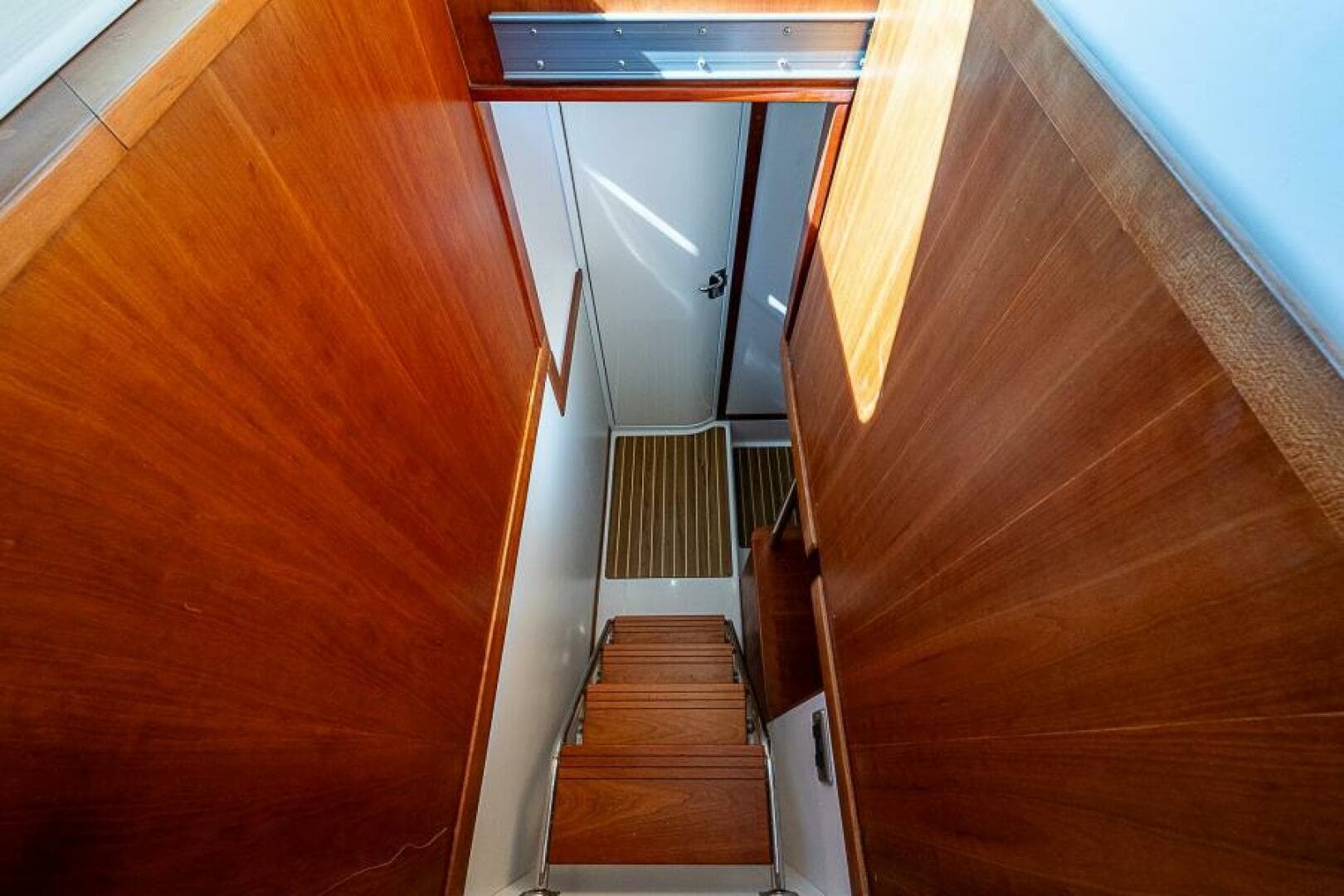 2012 Sabre 48 Salon Express — photo 65