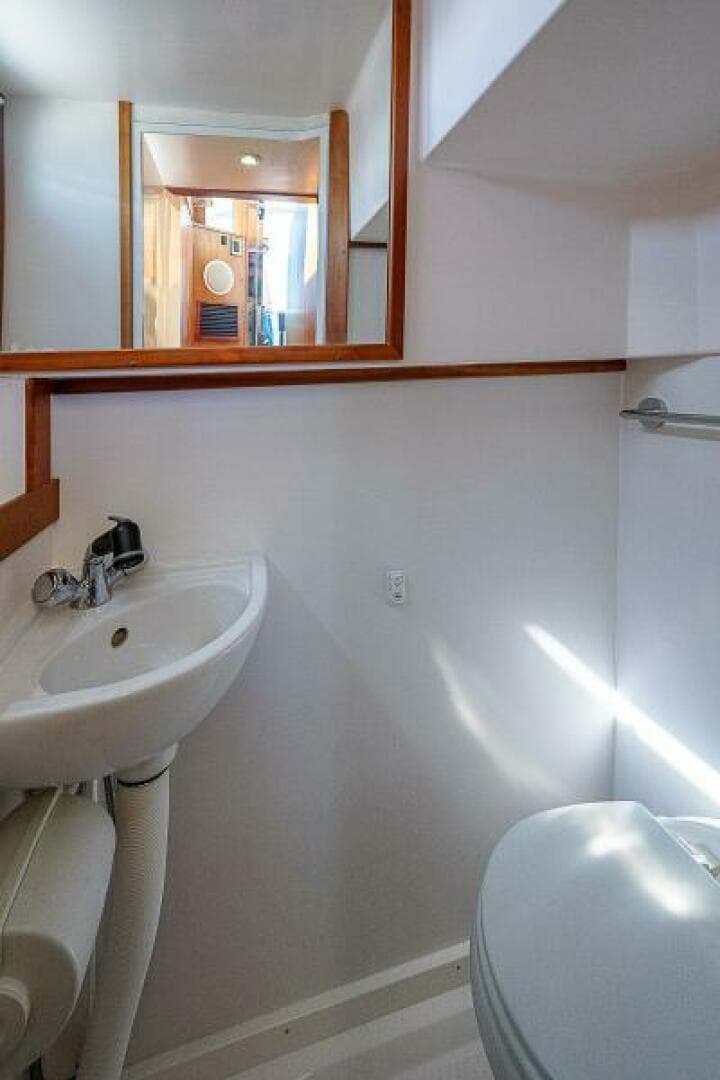 2012 Sabre 48 Salon Express — photo 71