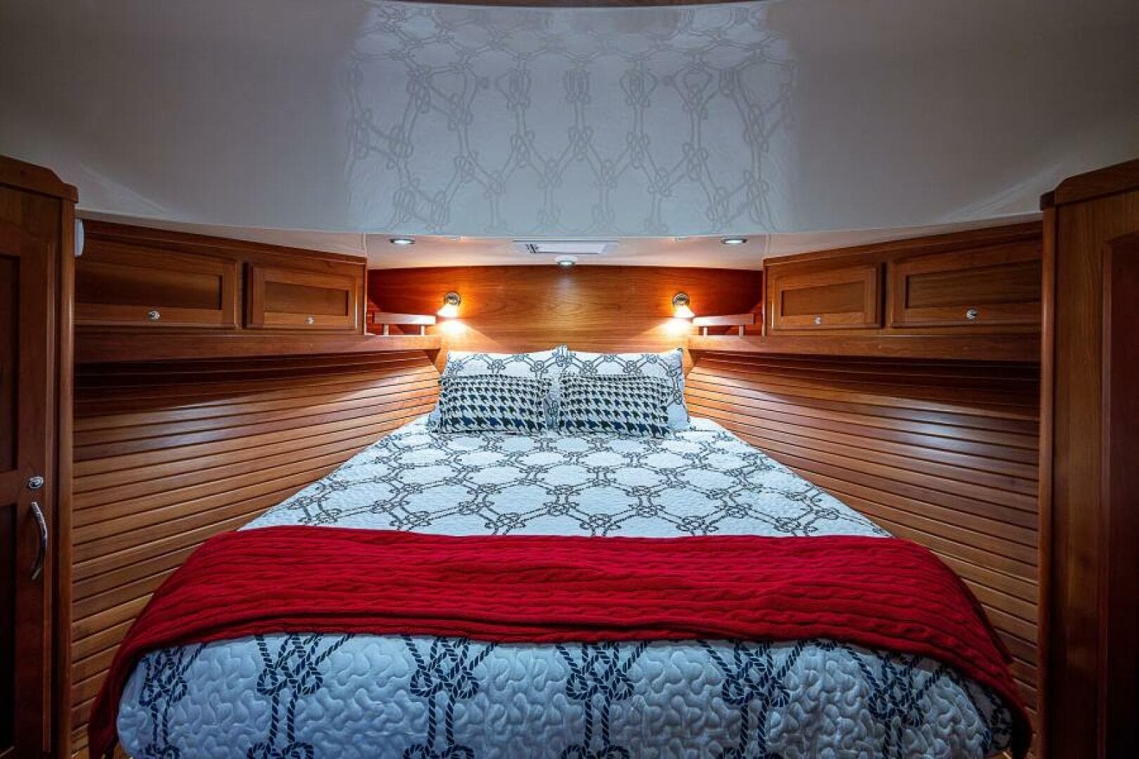 2012 Sabre 48 Salon Express — photo 40