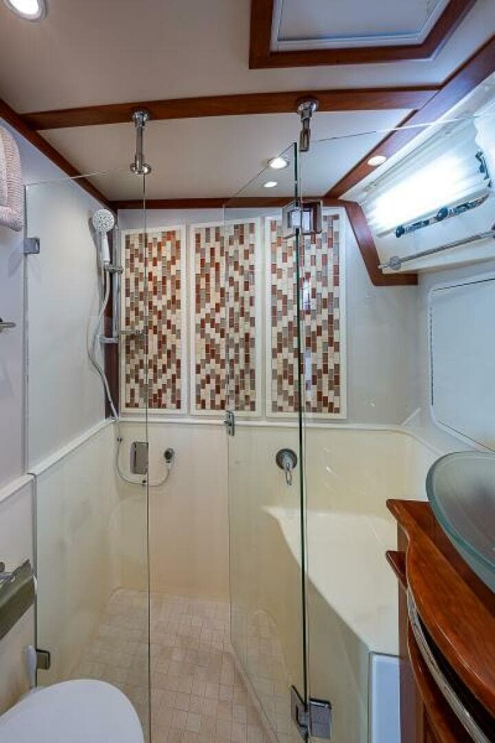 2012 Sabre 48 Salon Express — photo 63