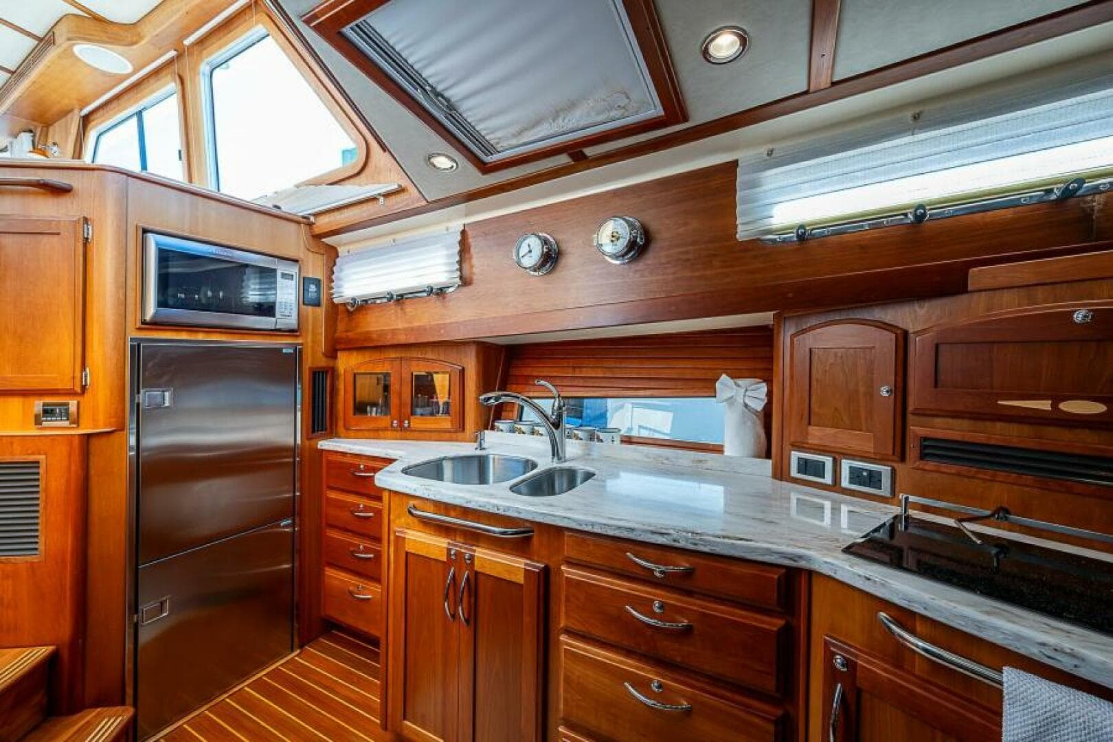 2012 Sabre 48 Salon Express — photo 48