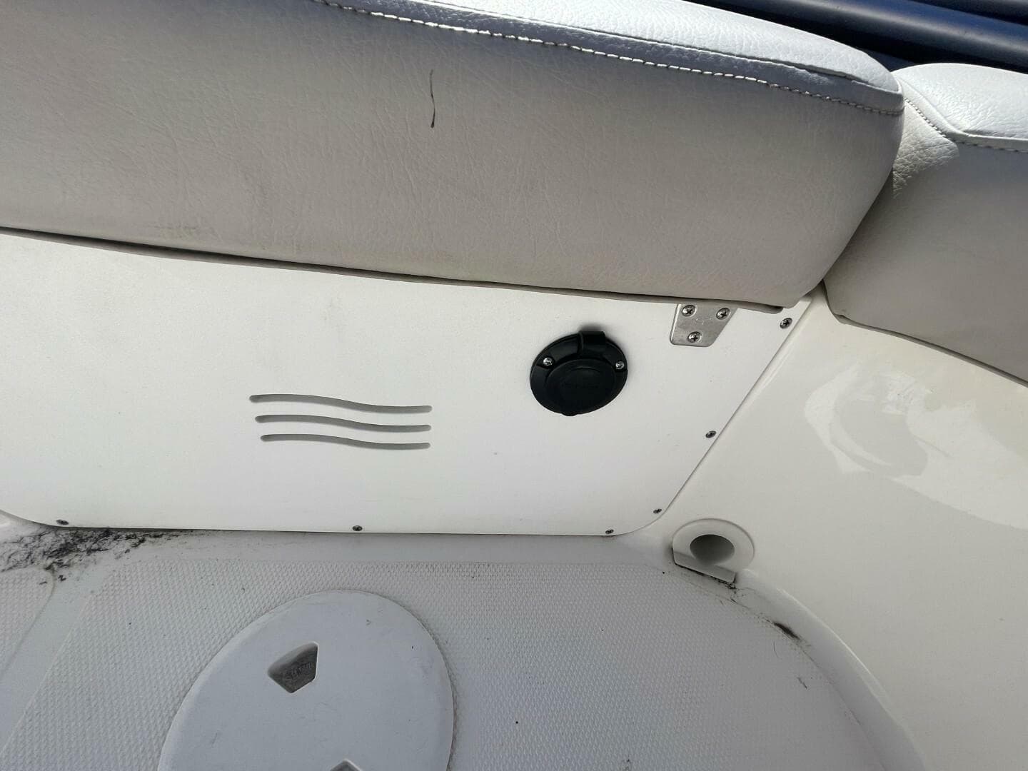 2917 Hurricane Sundeck Sport 202 OB — photo 38