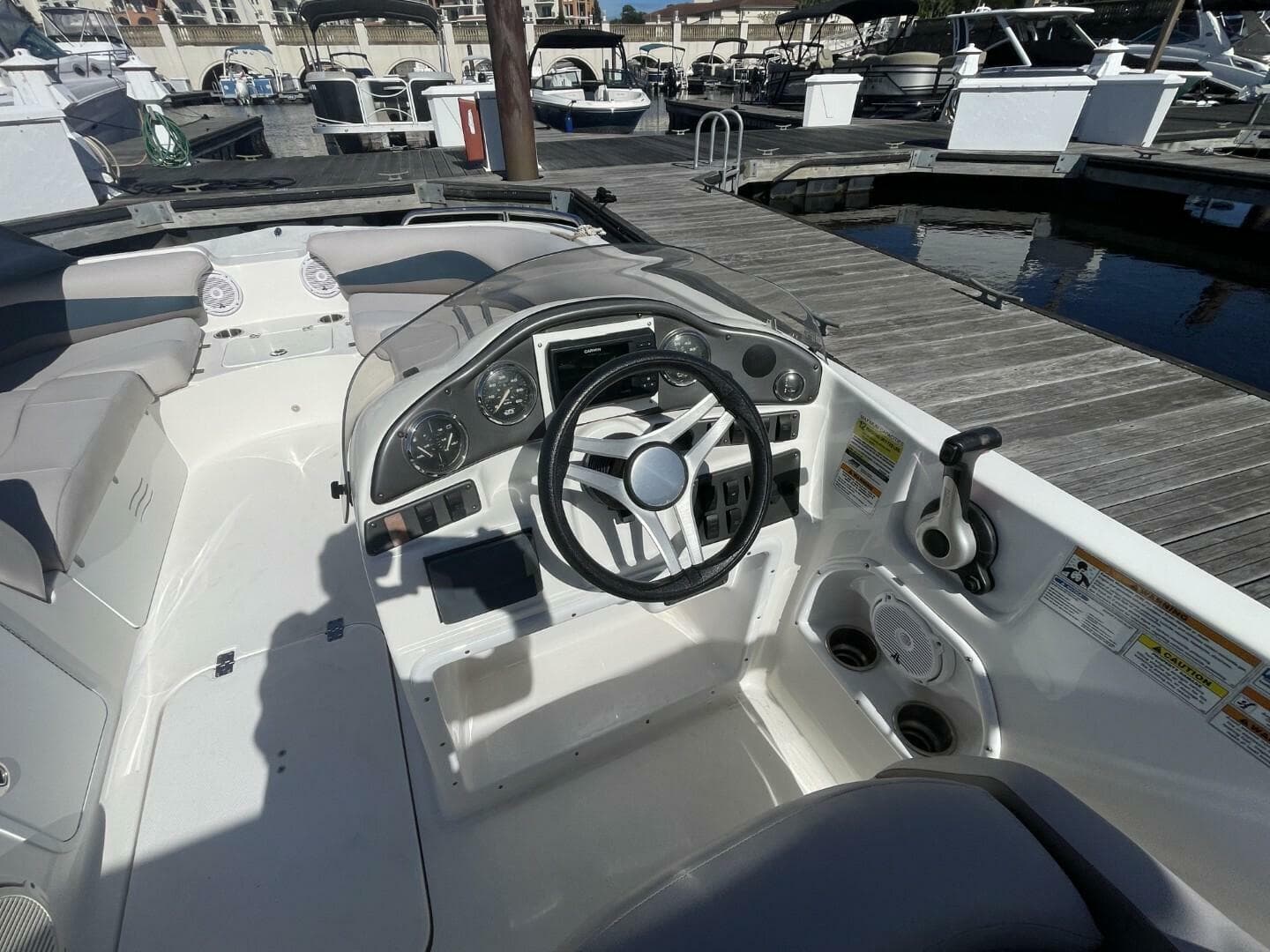 2917 Hurricane Sundeck Sport 202 OB — photo 19