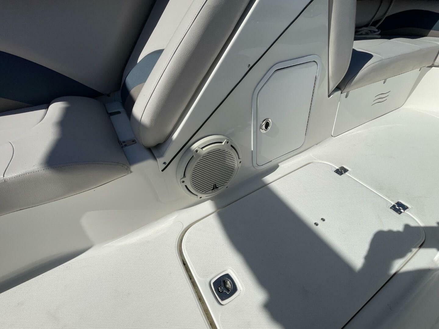 2917 Hurricane Sundeck Sport 202 OB — photo 33