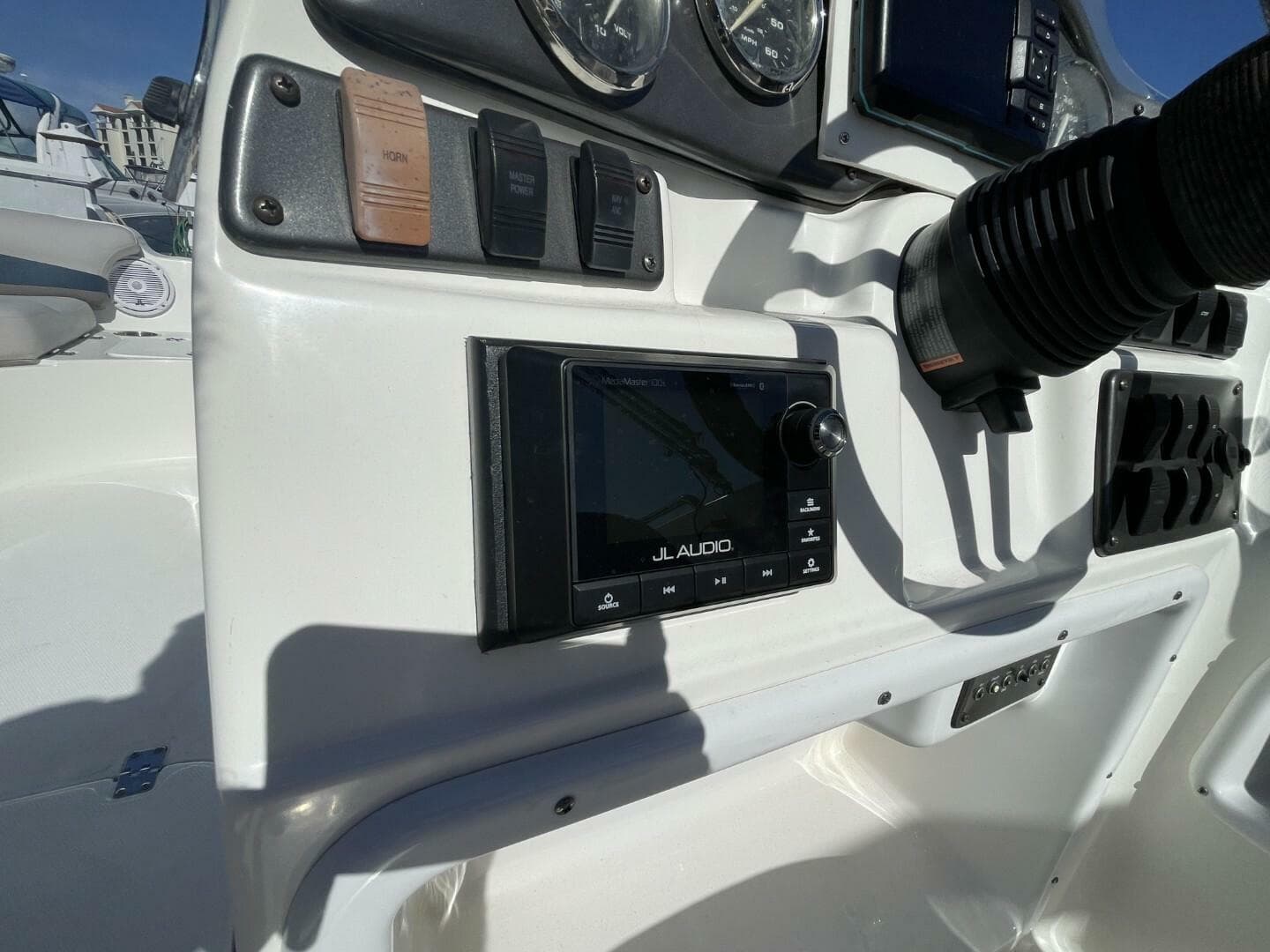2917 Hurricane Sundeck Sport 202 OB — photo 29