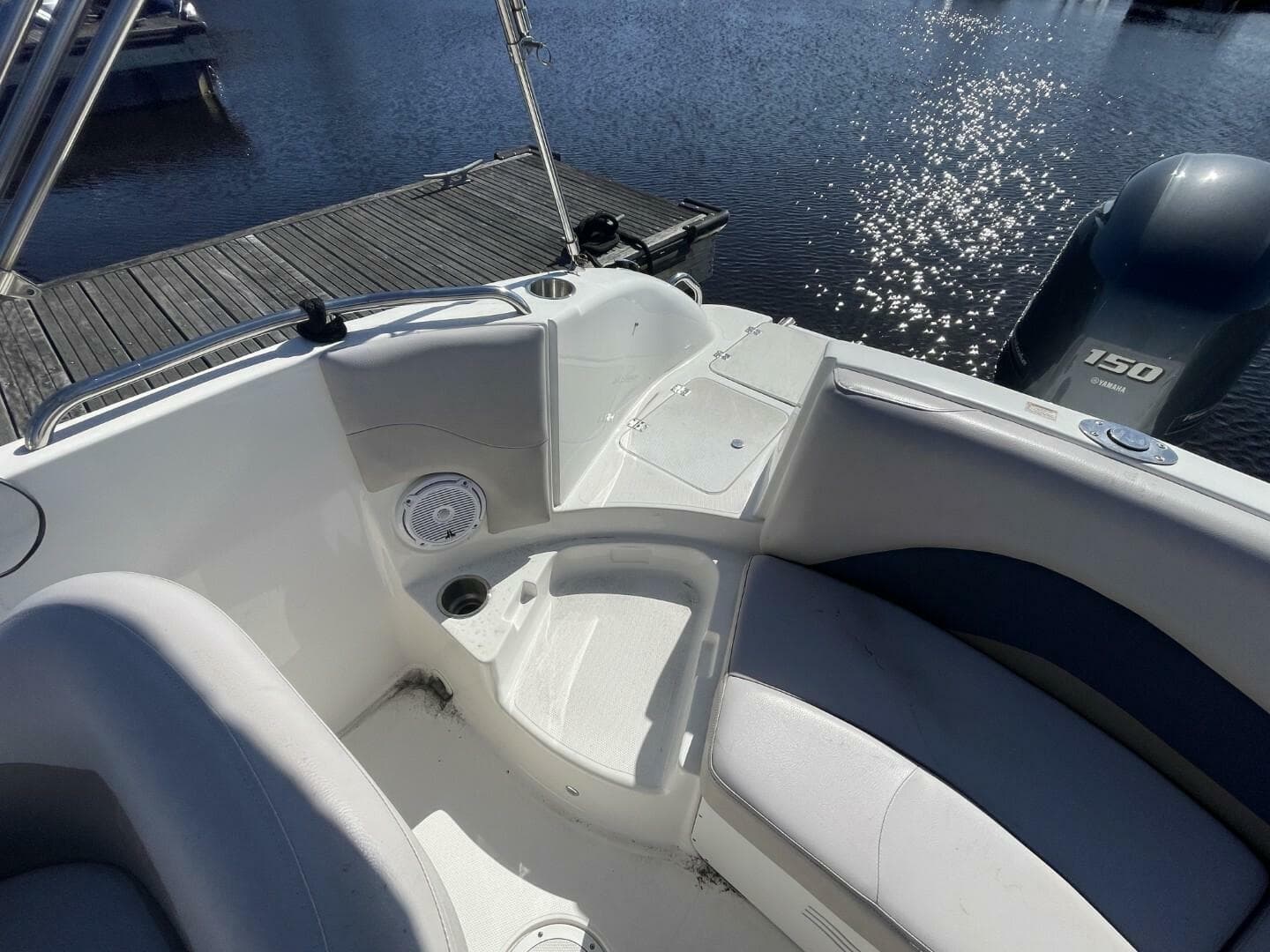 2917 Hurricane Sundeck Sport 202 OB — photo 18