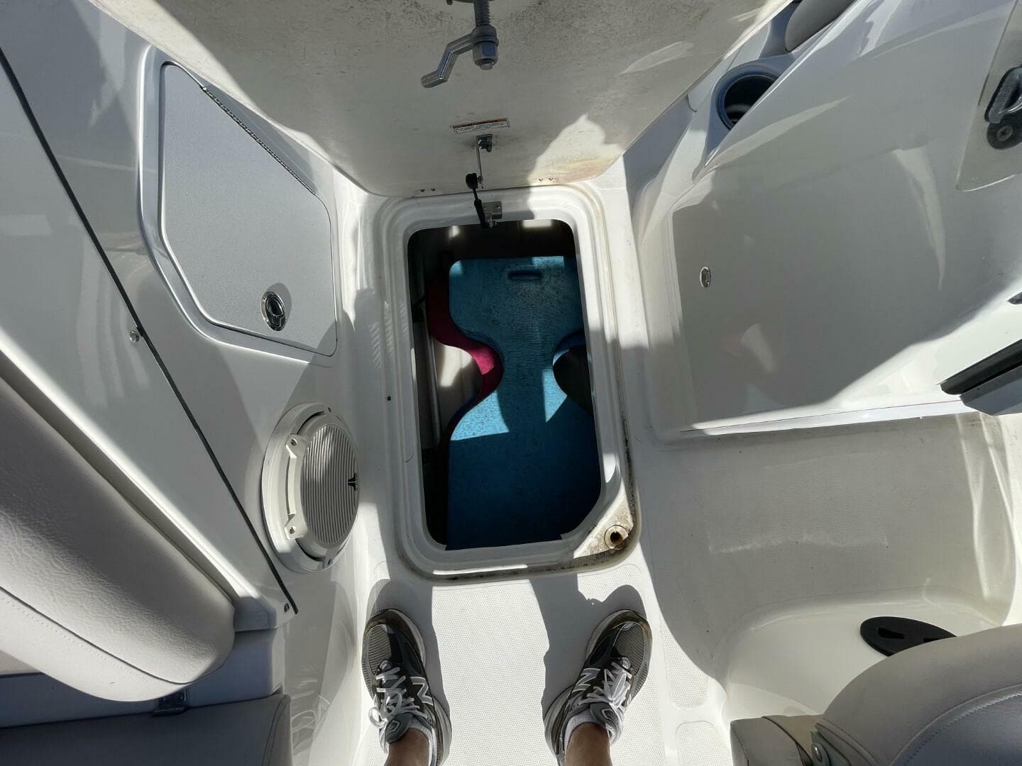 2917 Hurricane Sundeck Sport 202 OB — photo 28