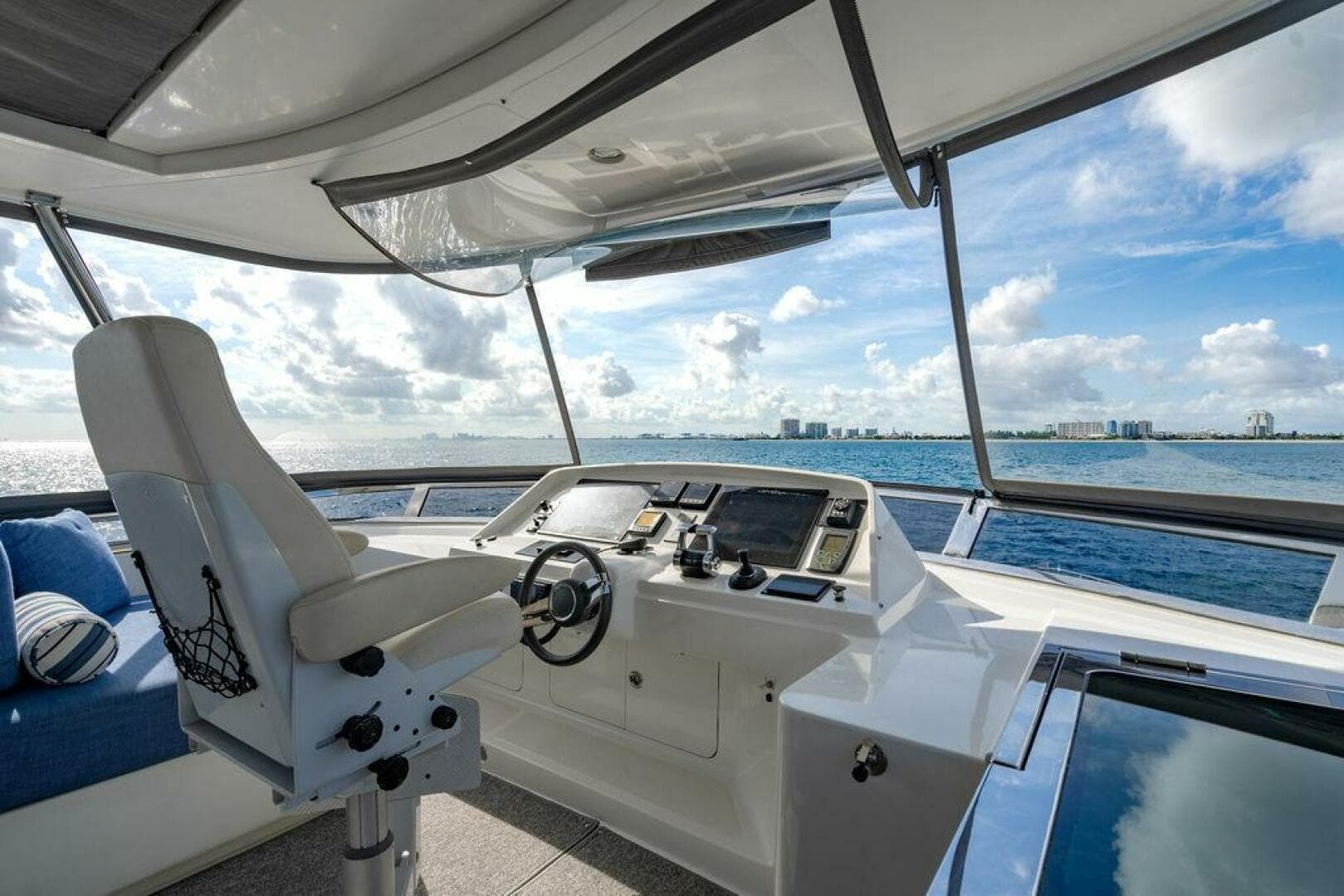 2013 Lanzarote 73 Custom M/y — photo 32