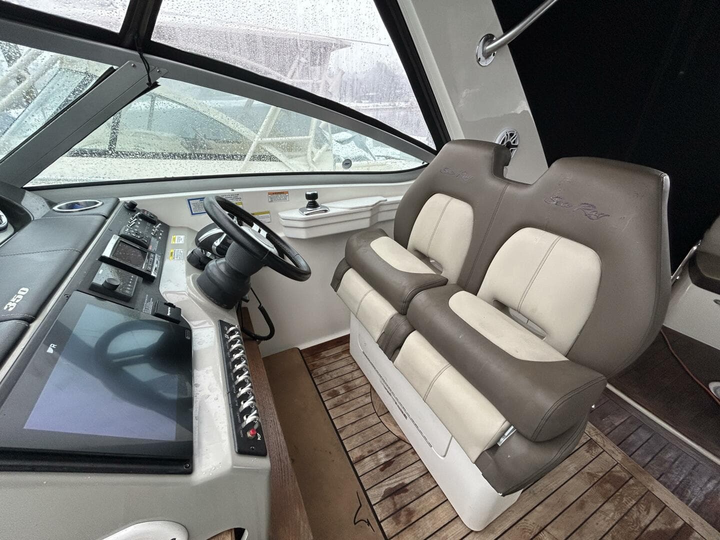 2014 Sea Ray 350 Sundancer — photo 5