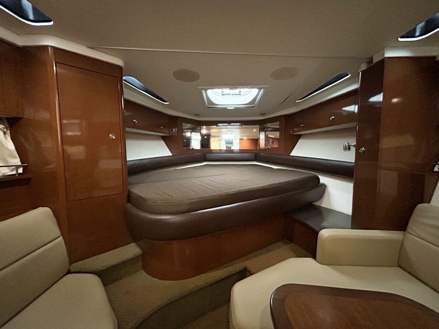 2014 Sea Ray 350 Sundancer — photo 10