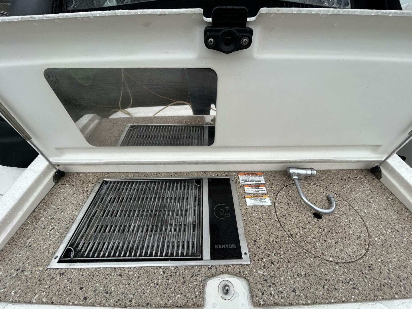 2014 Sea Ray 350 Sundancer — photo 2