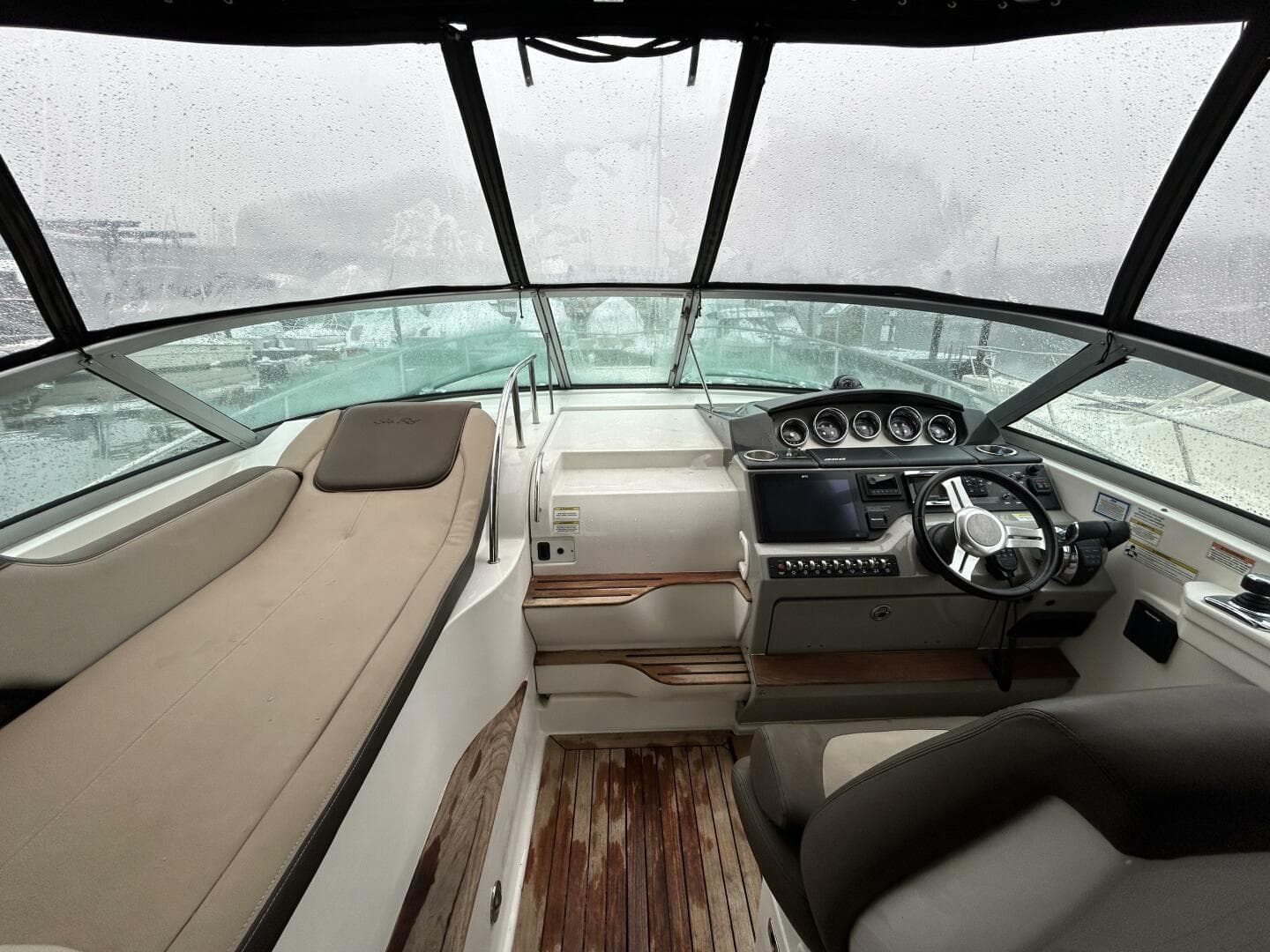 2014 Sea Ray 350 Sundancer — photo 4