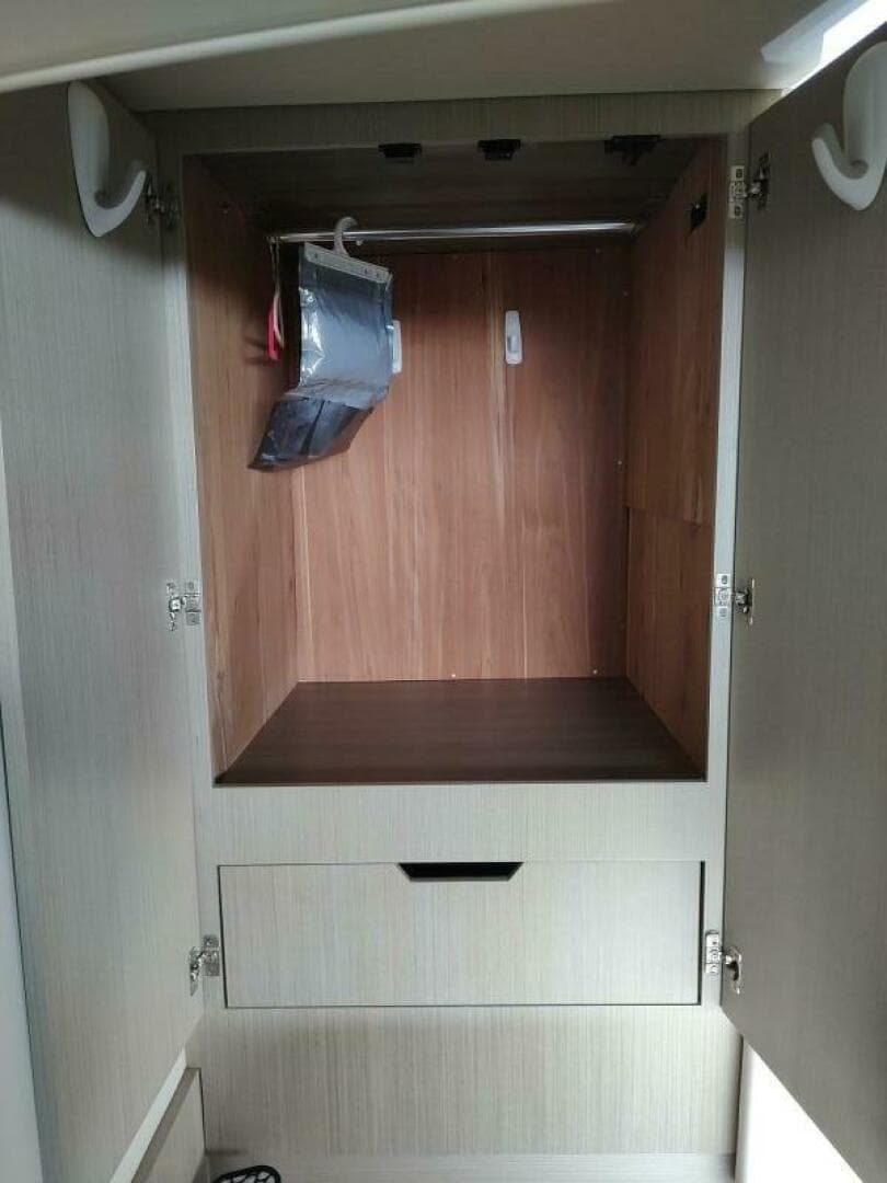 2021 Regal 42 Fly — photo 74