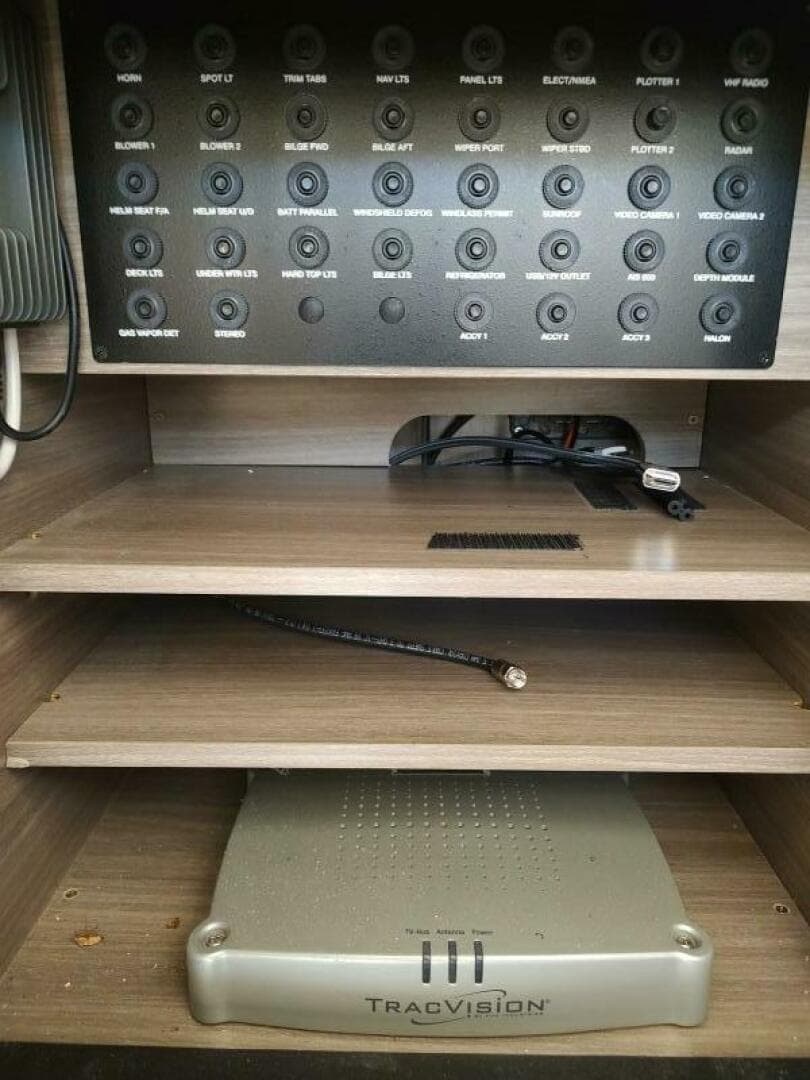 2021 Regal 42 Fly — photo 76