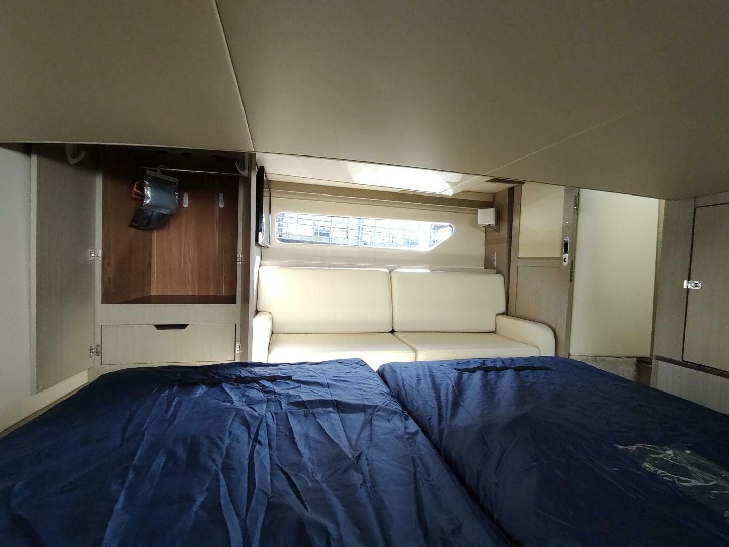 2021 Regal 42 Fly — photo 72