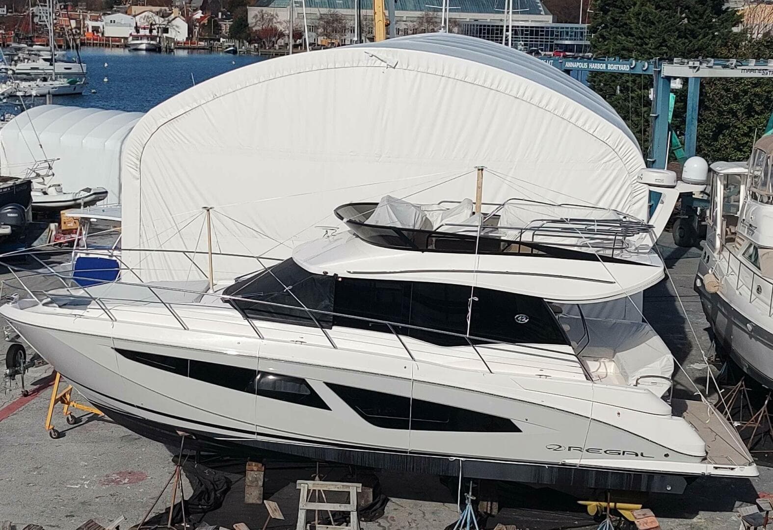 2021 Regal 42 Fly — photo 5