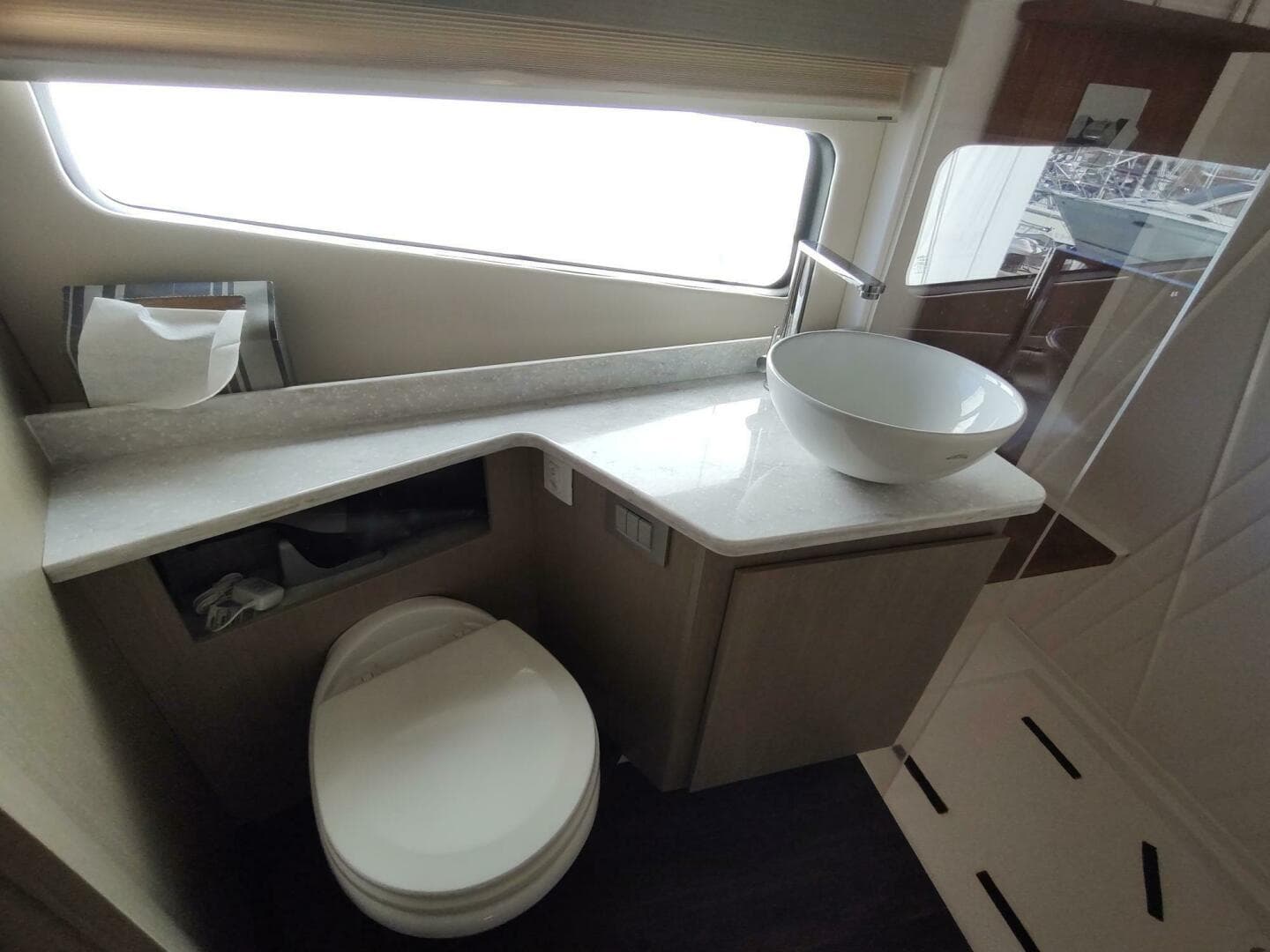 2021 Regal 42 Fly — photo 61