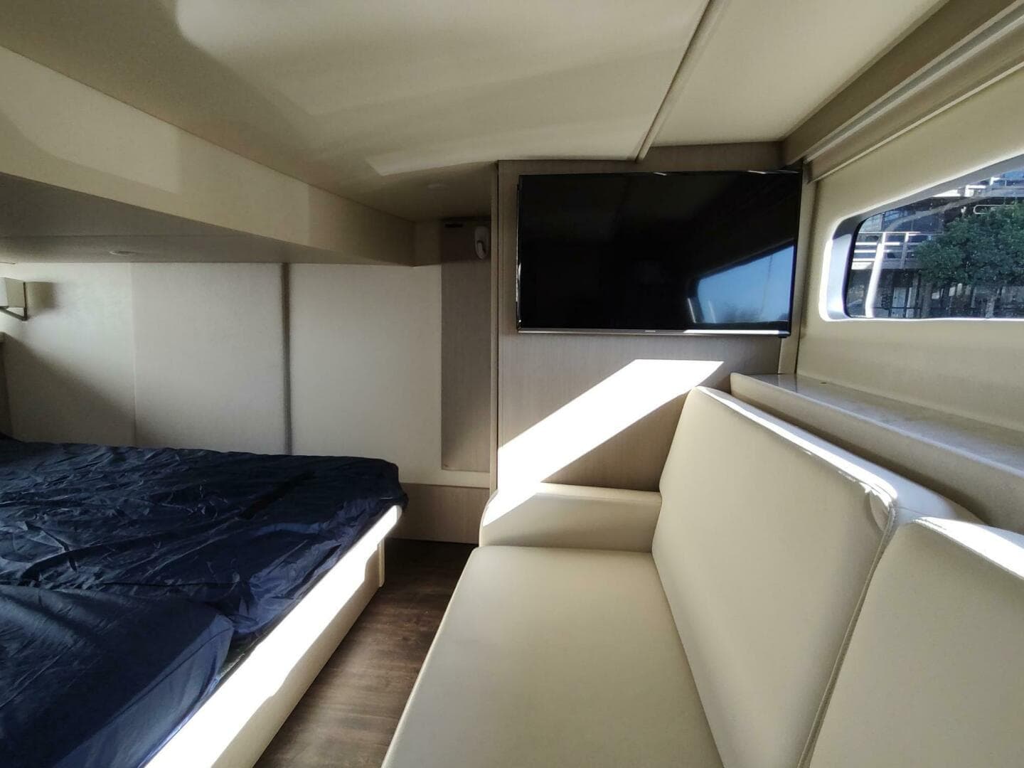 2021 Regal 42 Fly — photo 73