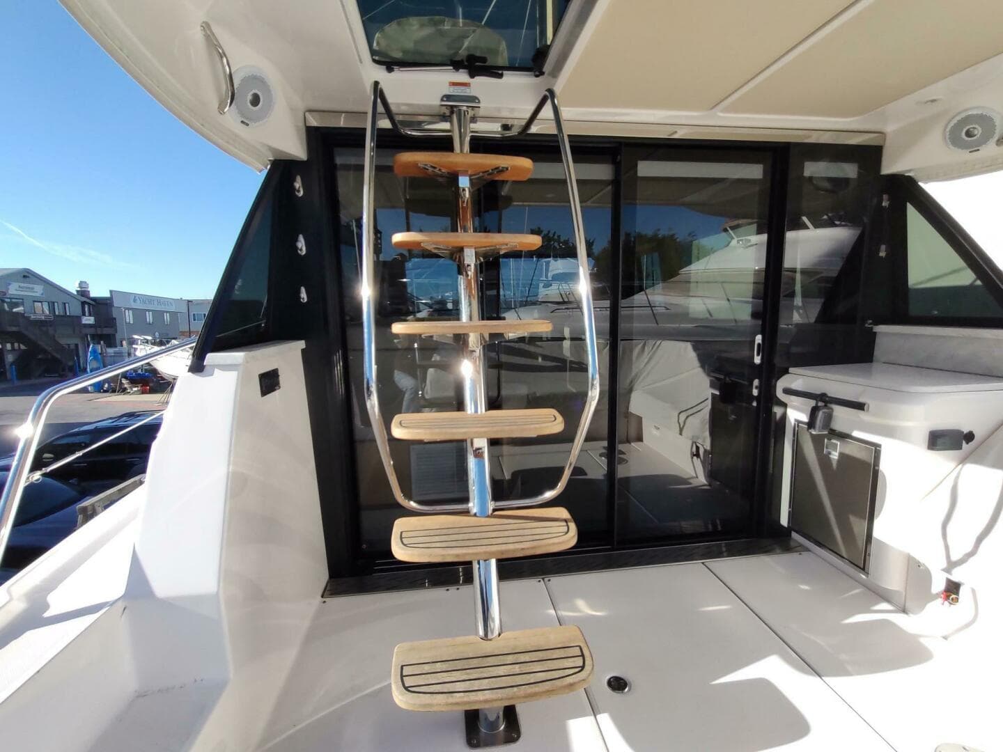 2021 Regal 42 Fly — photo 34