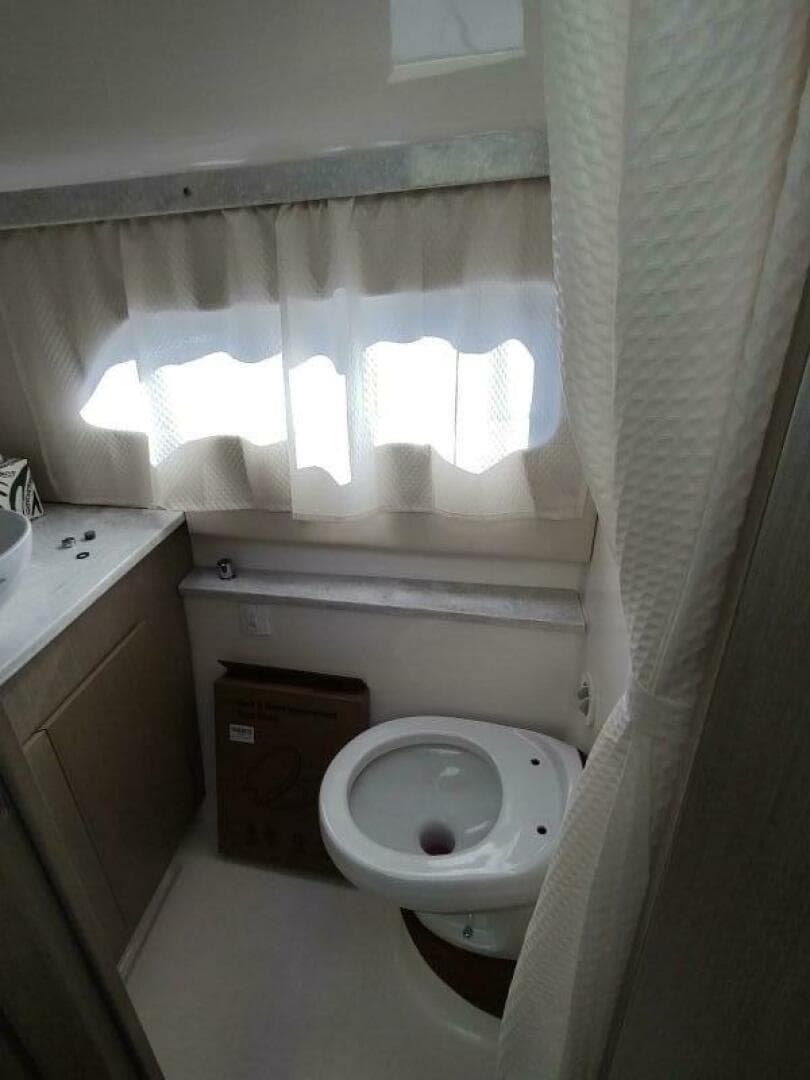 2021 Regal 42 Fly — photo 65