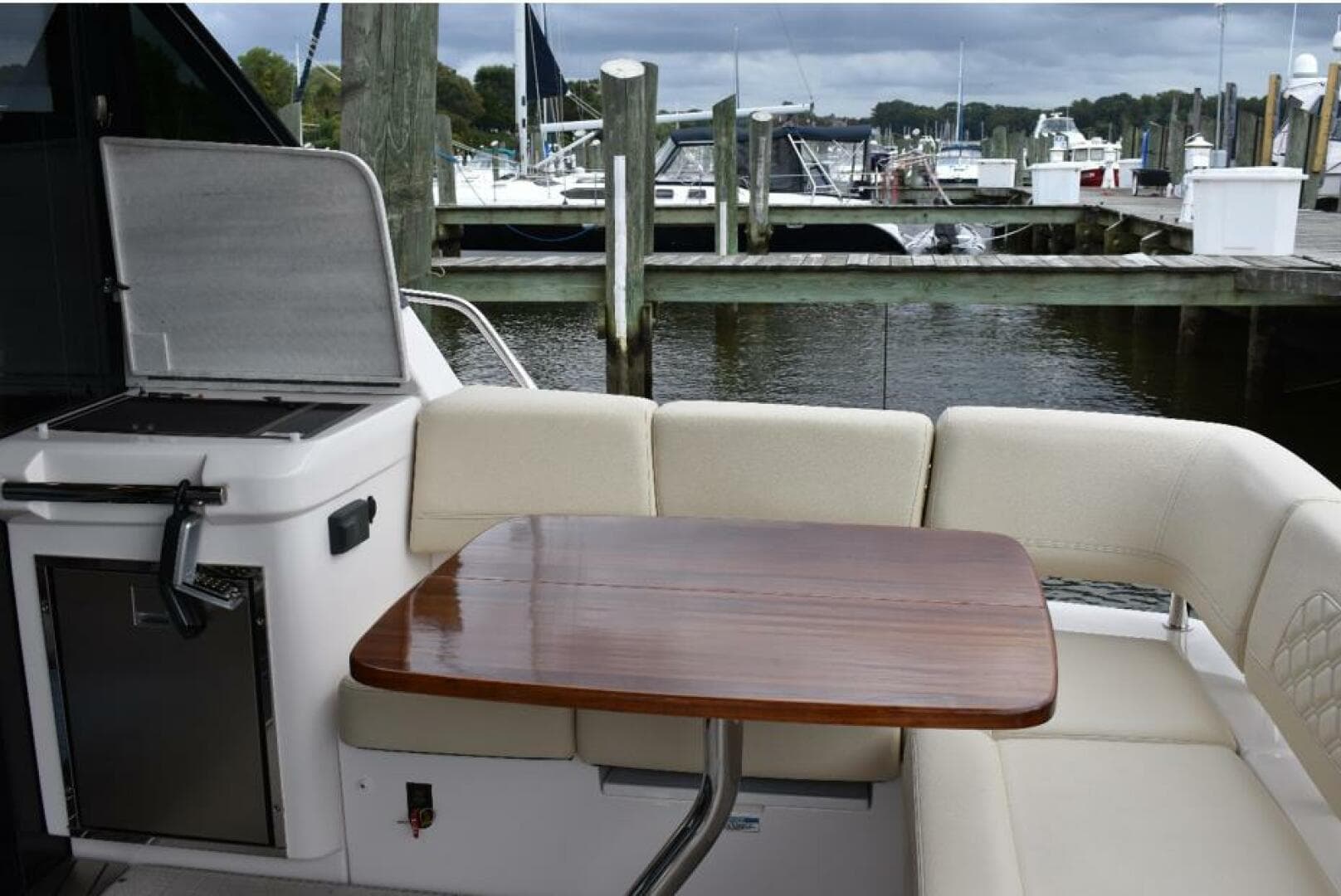 2021 Regal 42 Fly — photo 38