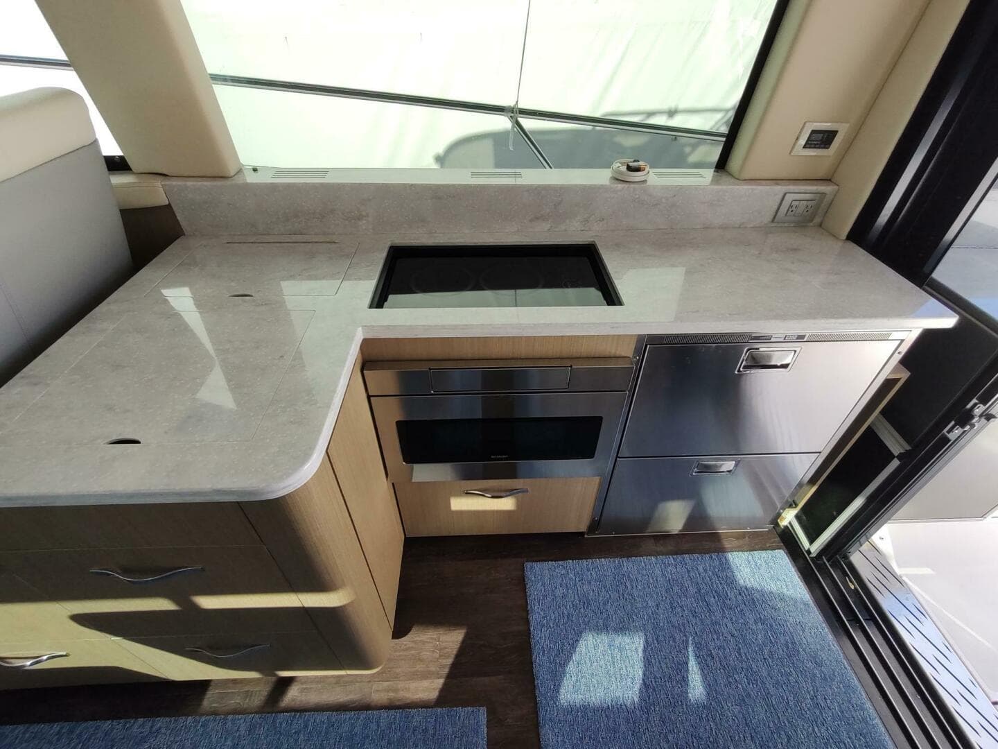 2021 Regal 42 Fly — photo 47