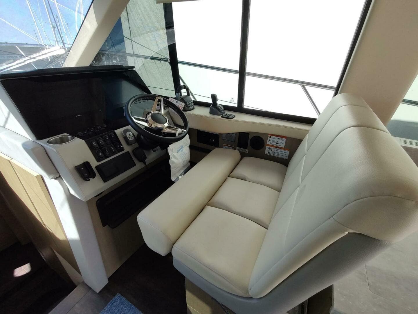 2021 Regal 42 Fly — photo 42