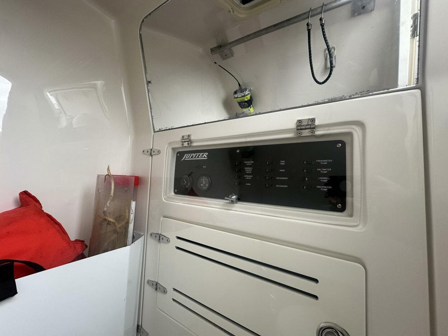 2013 Jupiter Center Console — photo 9