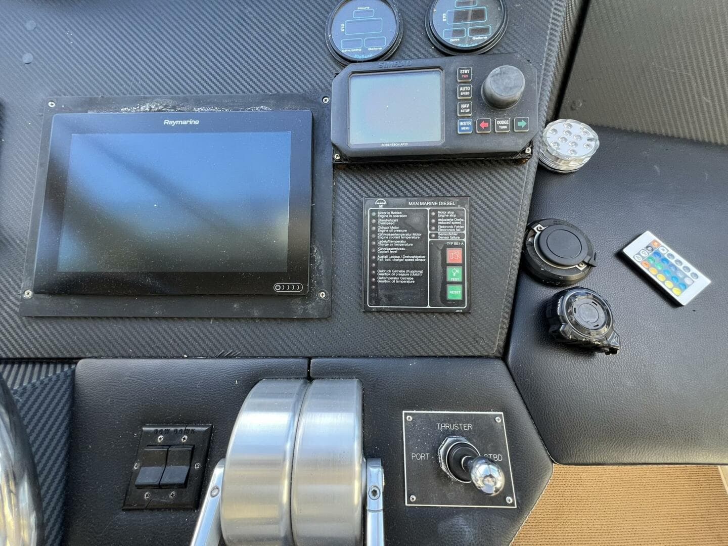 1999 Viking 60 Cpmy — photo 39