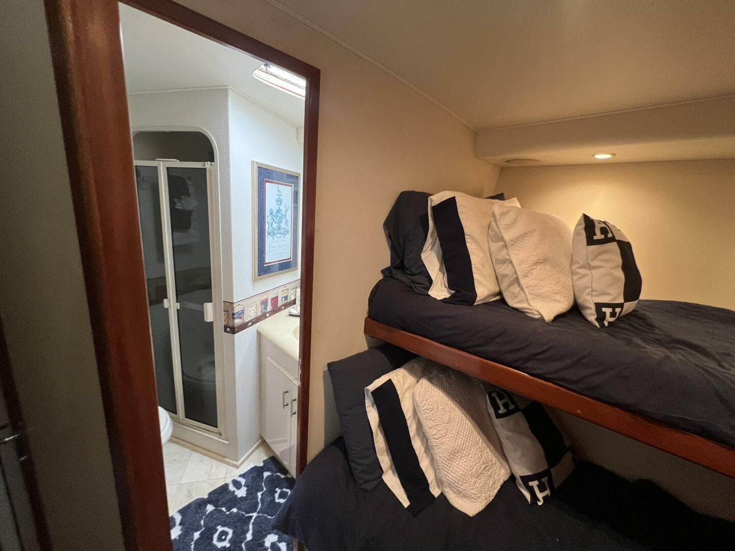 1999 Viking 60 Cpmy — photo 52