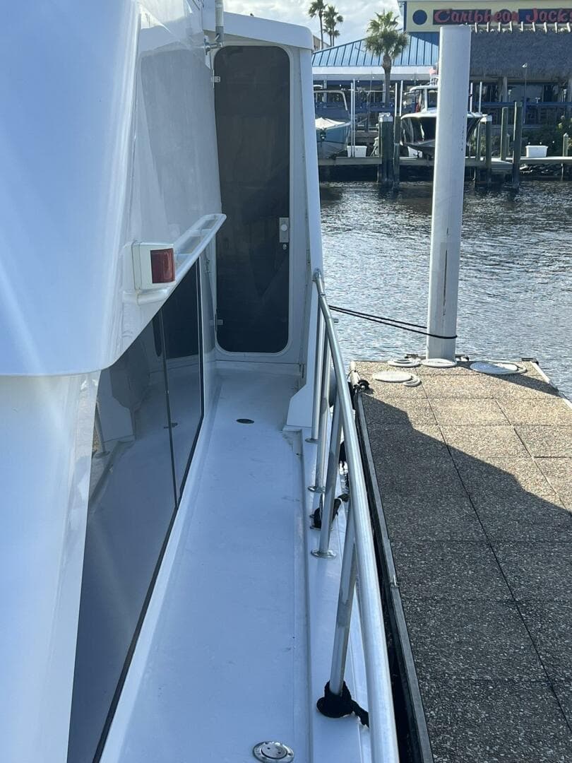 1999 Viking 60 Cpmy — photo 22