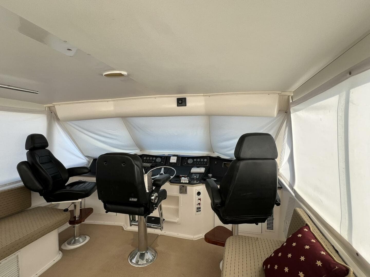 1999 Viking 60 Cpmy — photo 33