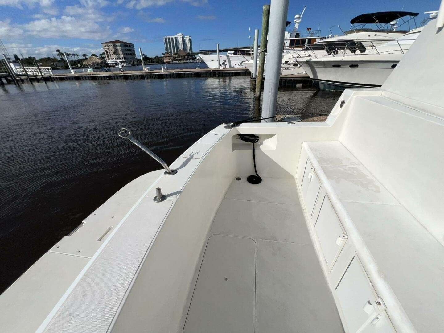 1999 Viking 60 Cpmy — photo 10