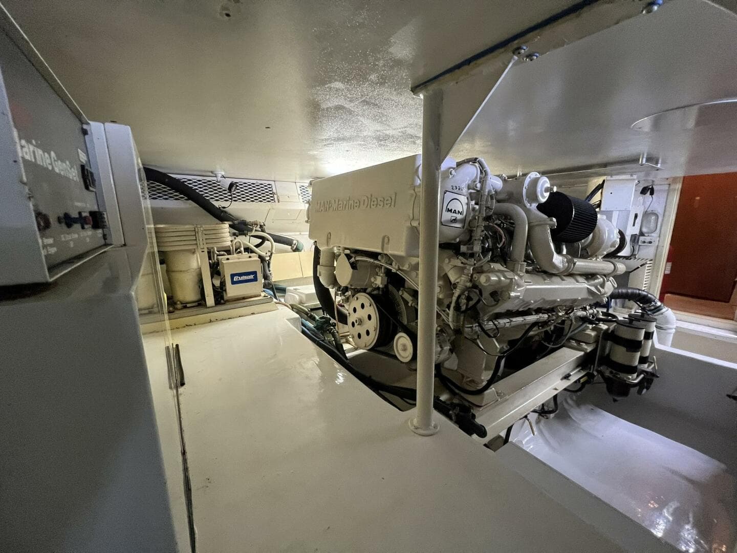 1999 Viking 60 Cpmy — photo 81