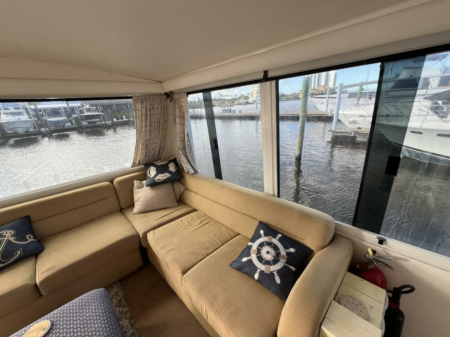 1999 Viking 60 Cpmy — photo 24