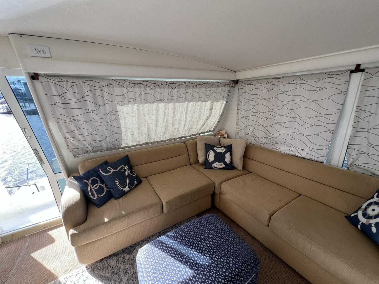 1999 Viking 60 Cpmy — photo 26