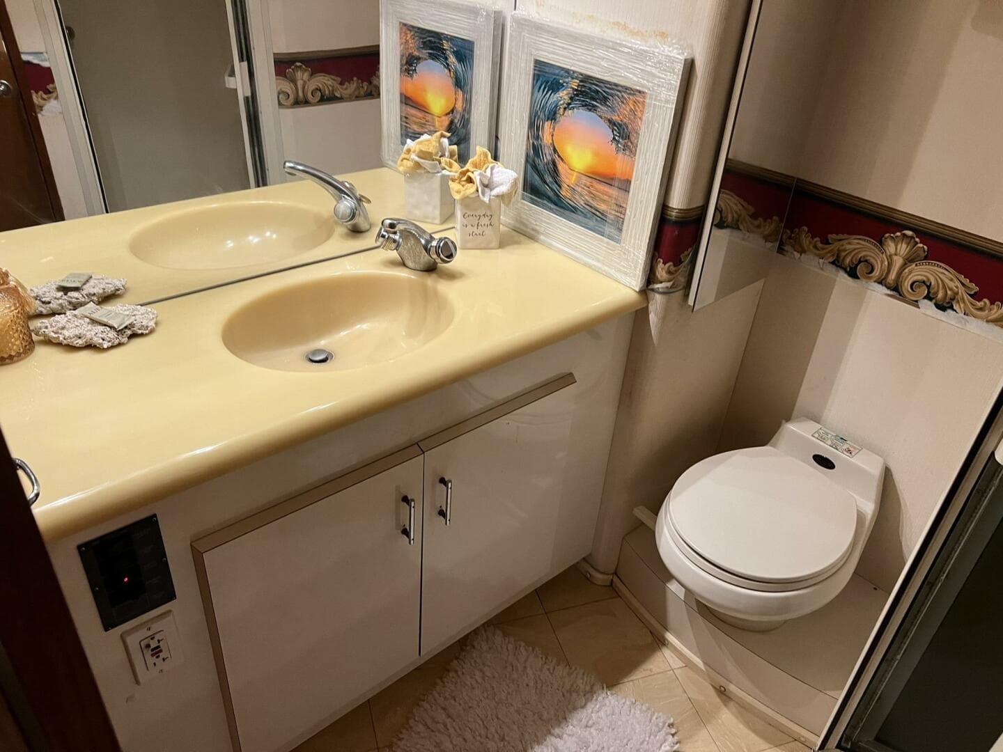 1999 Viking 60 Cpmy — photo 70