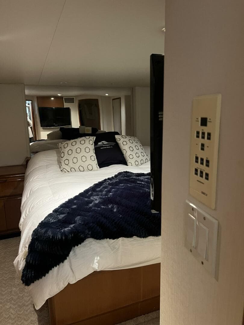 1999 Viking 60 Cpmy — photo 62