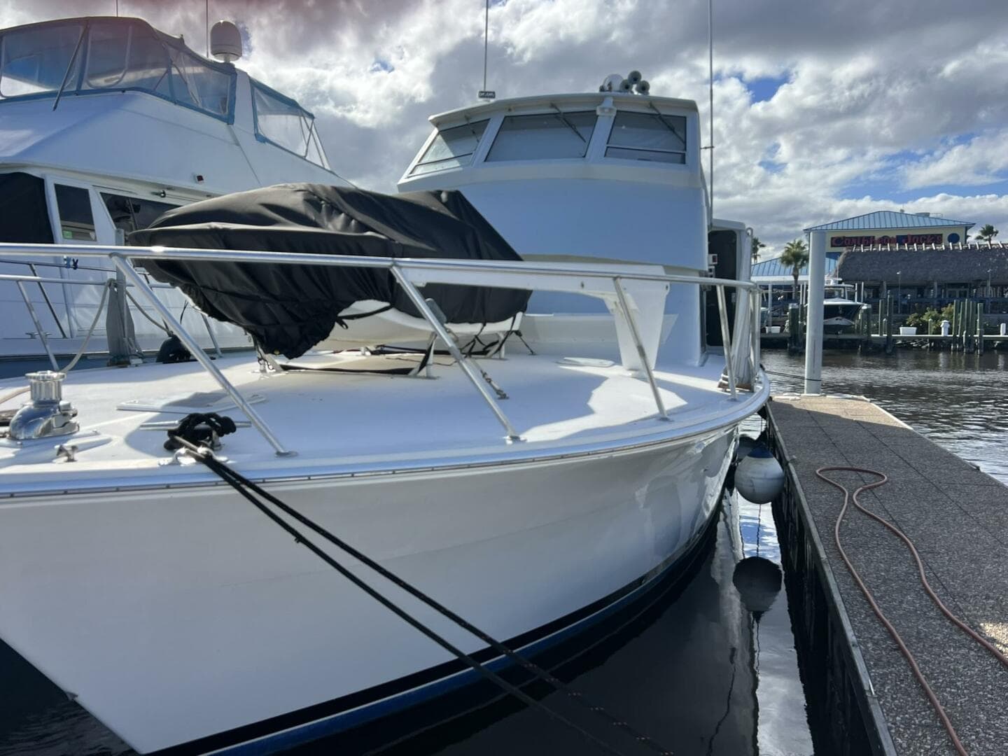 1999 Viking 60 Cpmy — photo 2